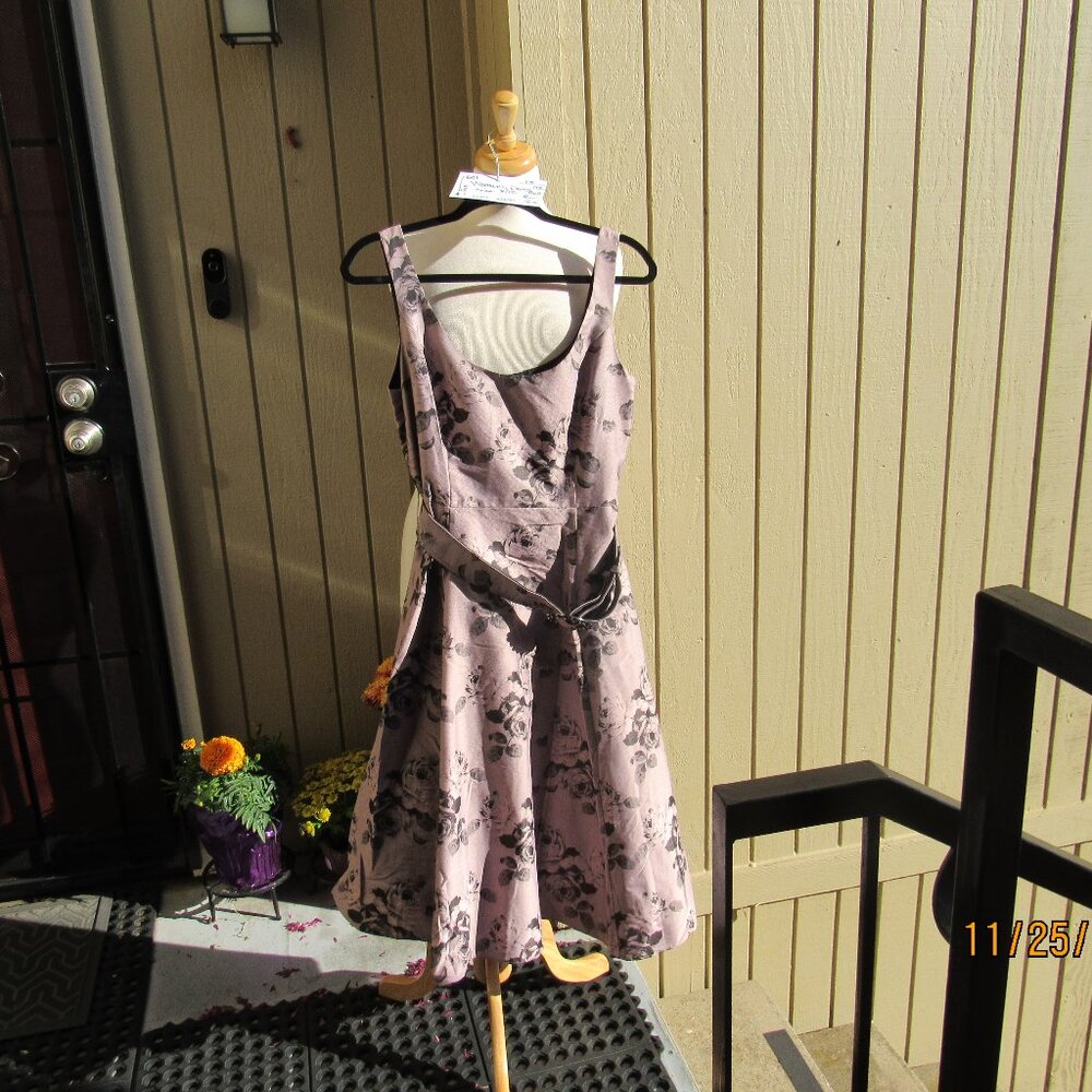 #601  NEW WOMAN'S FLORAL FULL SKIRT DRESS BY PHASE EIGHT  (SIZE 8US / 12UK)